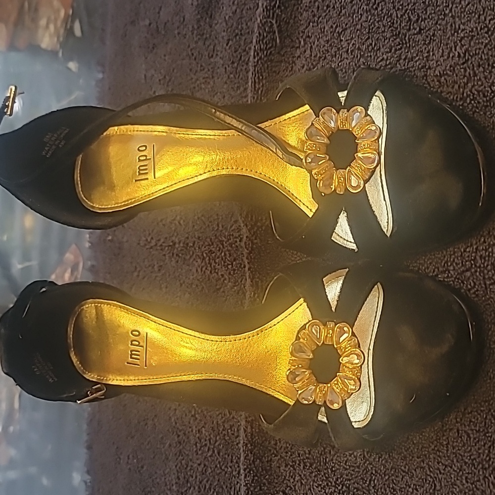 Woman's shoe size 8 formal suede Black
